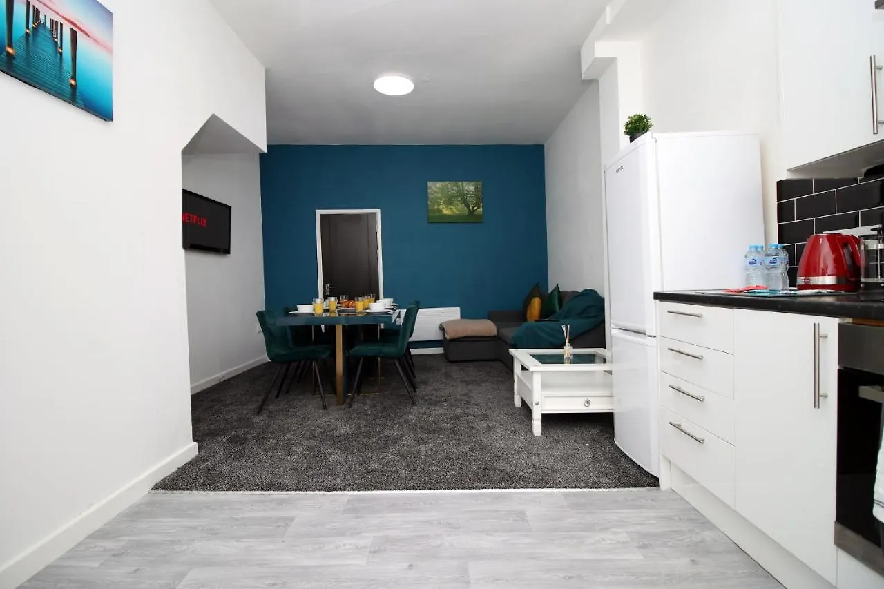 2 Bed Apartment! Near City Centre! 5 Guests*Long Stay Discount* Cardiff Apartament